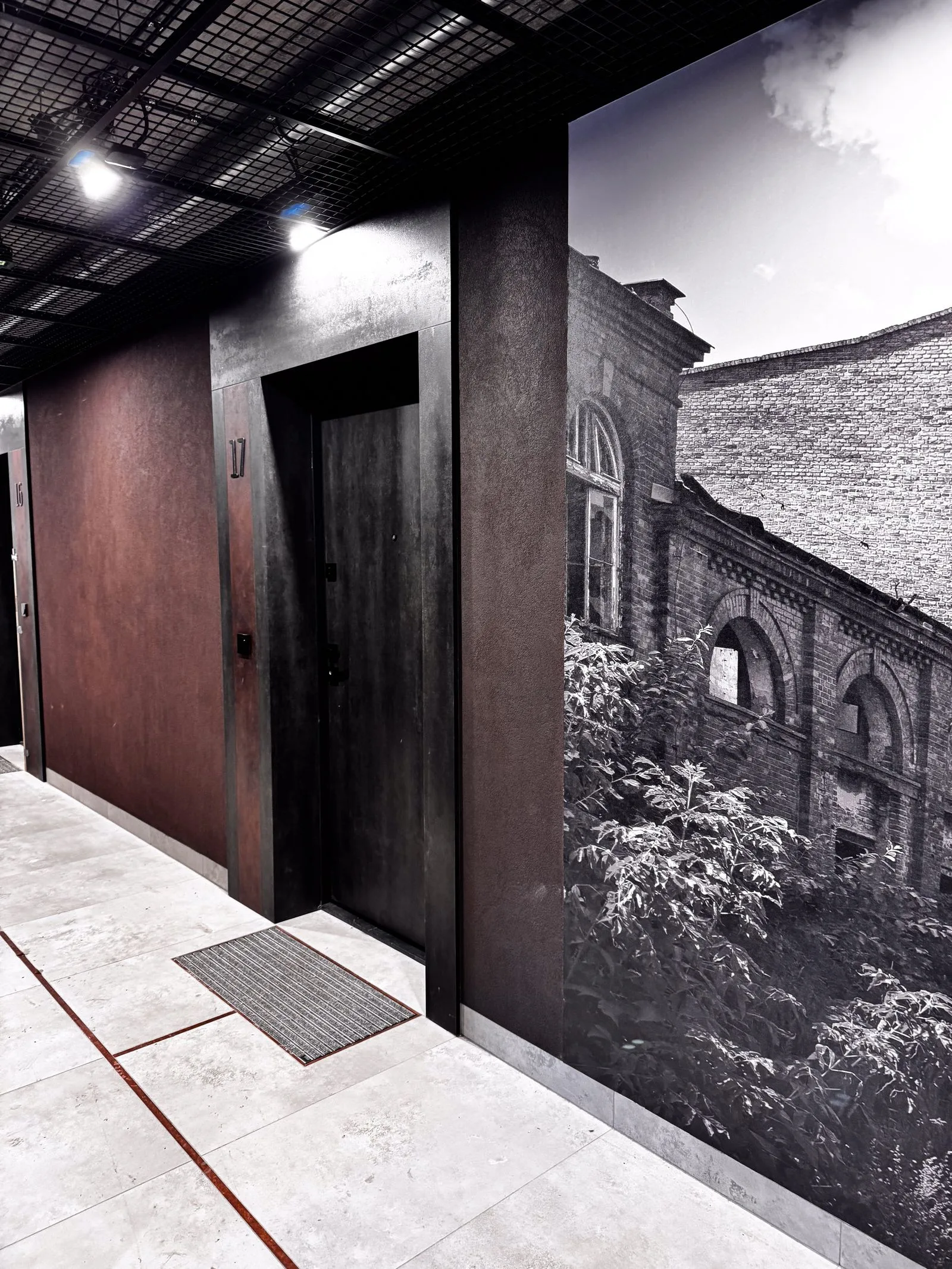 Zabudowy szachtów, strefy windowe, portale drzwiowe — Warzelnia Bohema, Warszawa, Praga-Północ